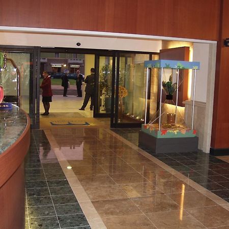 Hotel Mareschi Palace Новара Екстериор снимка