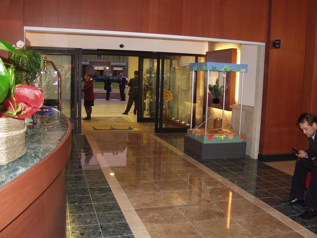 Hotel Mareschi Palace Новара Екстериор снимка
