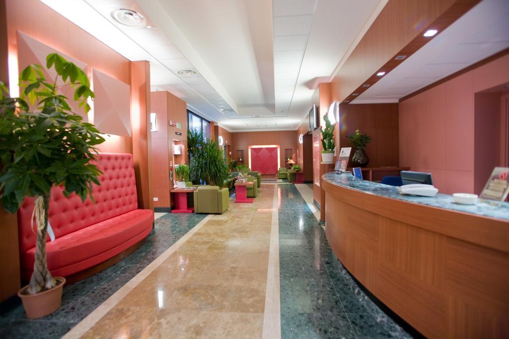 Hotel Mareschi Palace Новара Екстериор снимка